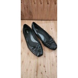 Clark's Artisan Black Leather Flats 9.5M Twisted Bow Comfortable